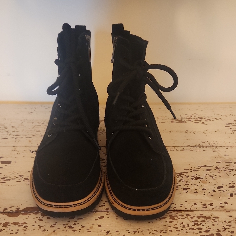 Crown Vintage Black Lace-Up Boots